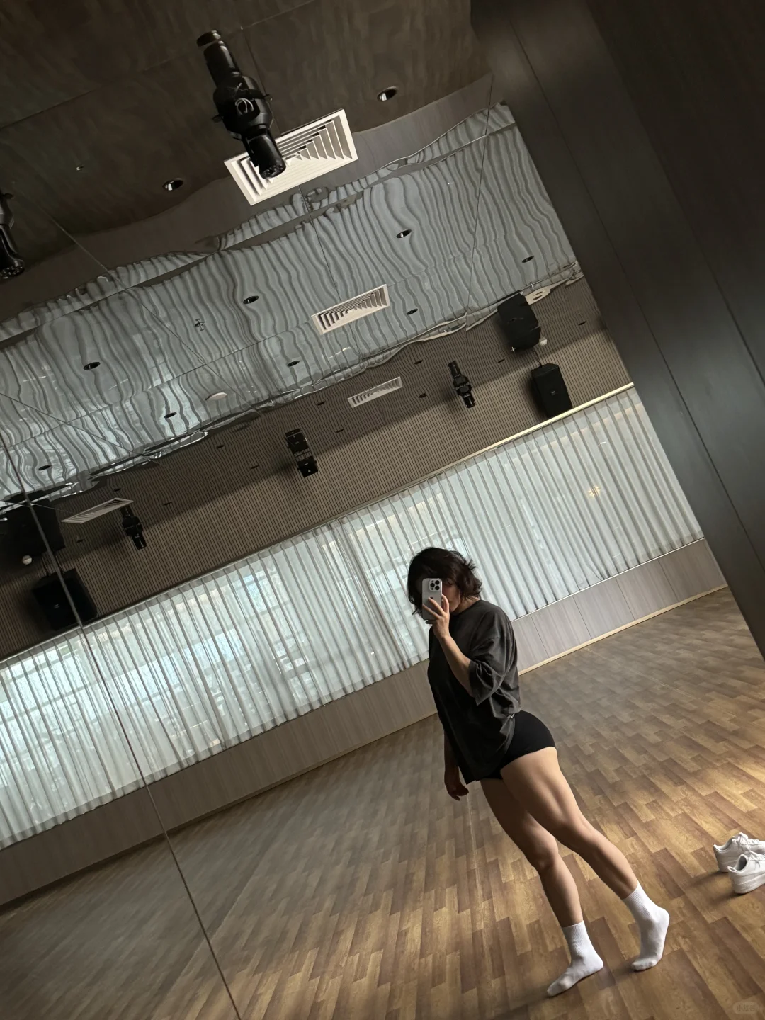 后来发现 再遇见喜欢的人的概率 和彩票中奖一千万的概率一样