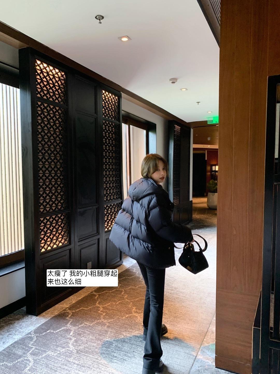 这裤子显瘦显腿长真绝了[揣手]我不敢想如果我拥有这条裤子能有多开心 ​​​