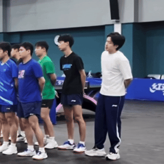 王哥有这｜       ｜么壮 