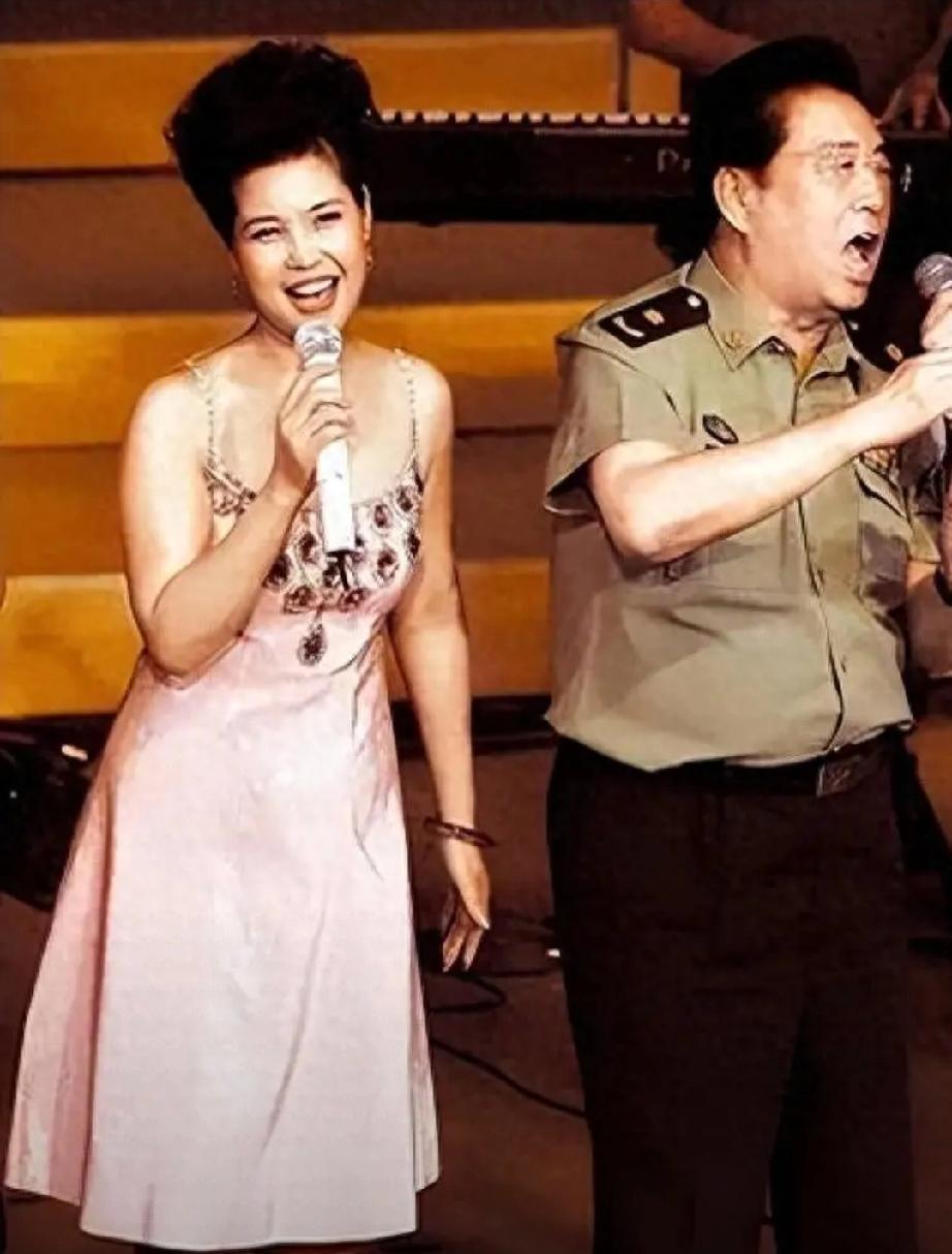 87岁李双江晚景凄凉！出狱3年儿子仍啃老，溺爱一生终酿大祸
 
     曾红遍
