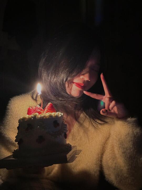 一起祝这位女士生日快乐🎂
