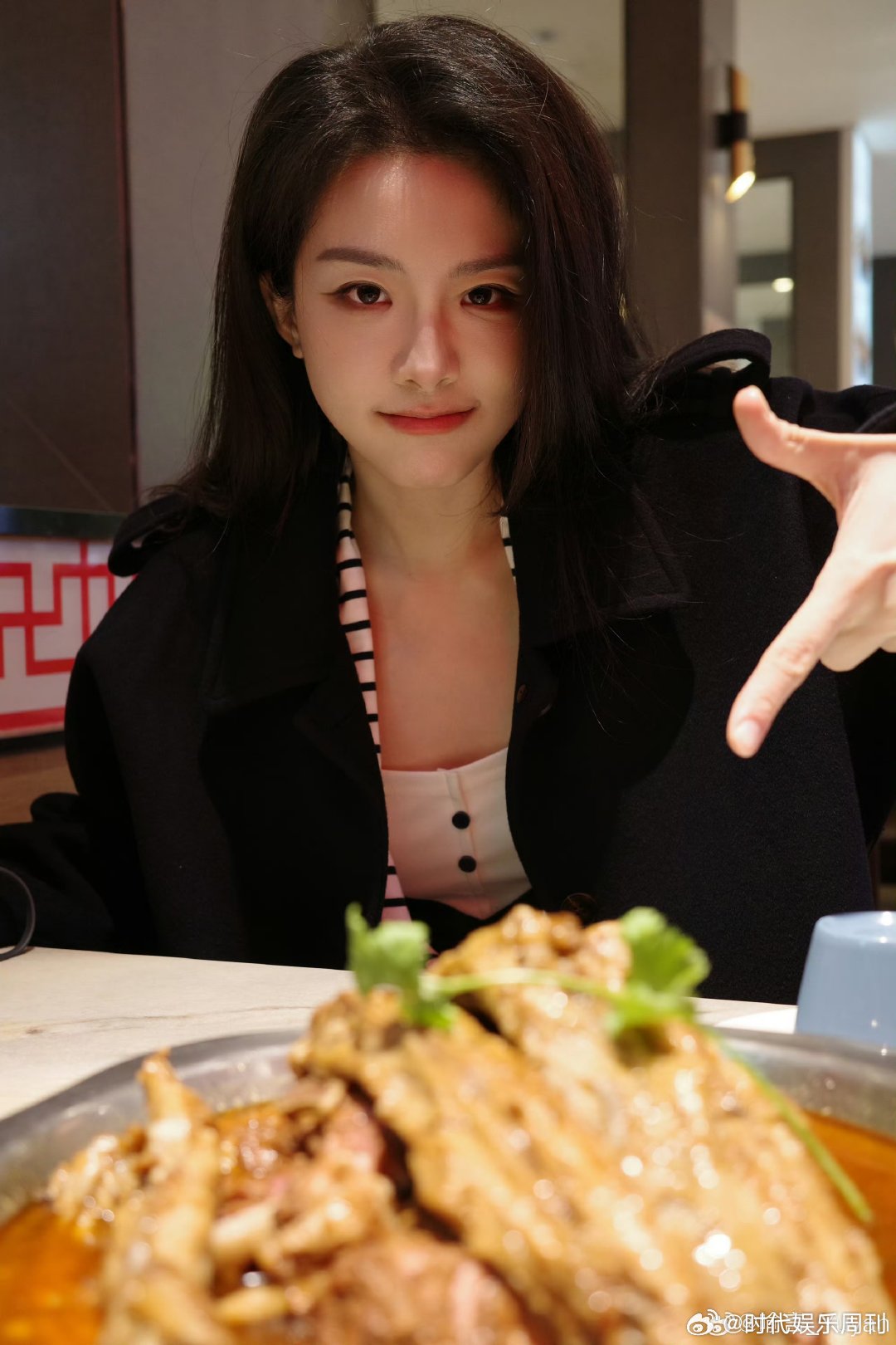 你好星期六全员唱跳321看 喻言hi6学院风穿搭 喻言主题曲完整直拍已送达！学院