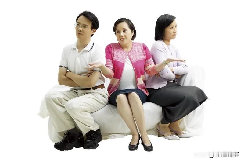 婆婆能动手打儿媳吗?
不能，不管对错动手就是不对，有什么事讲道理，如果真动手那也