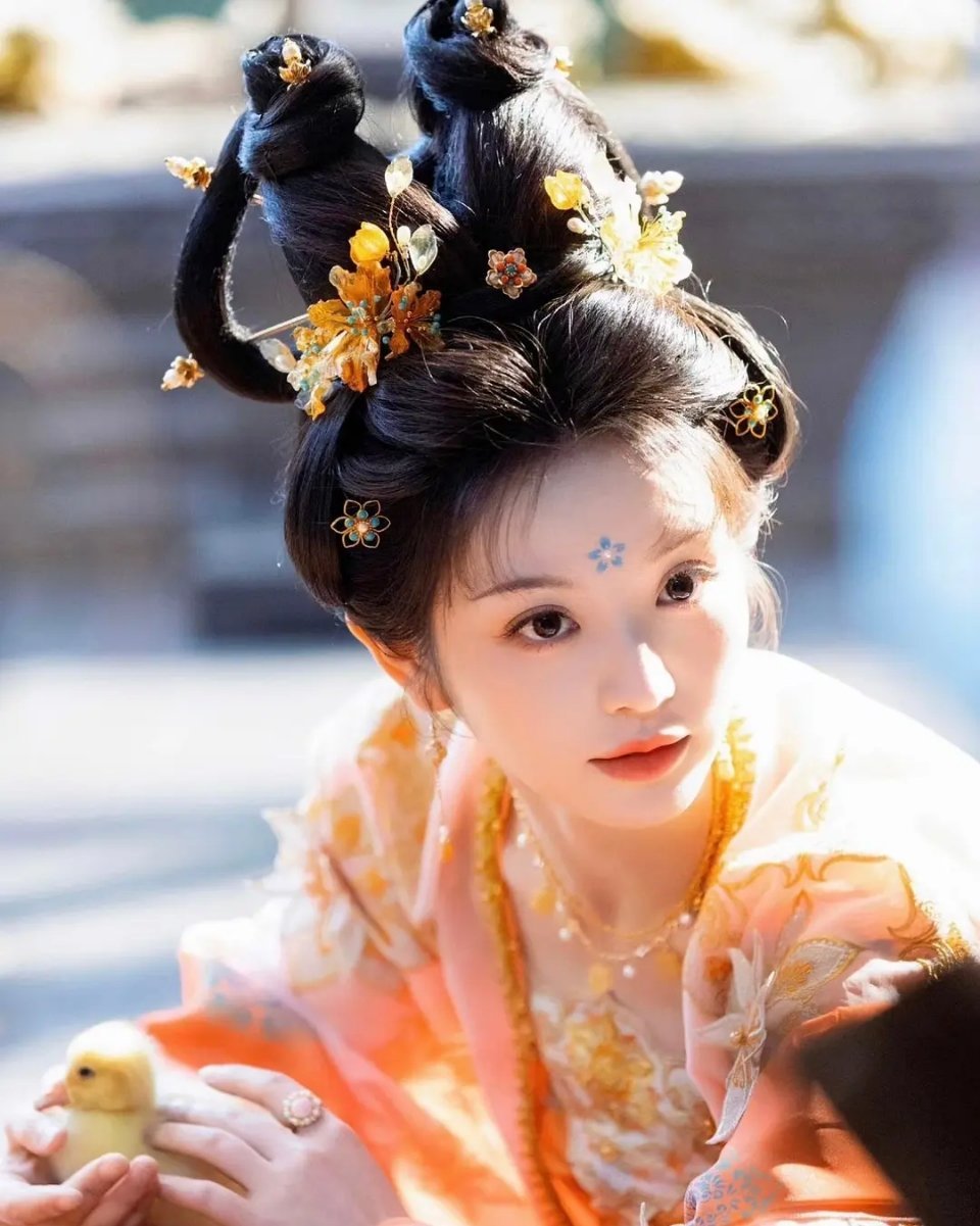 巴粉喜欢的妆造不就是小田用腻的妆造嘛[允悲] ​​​