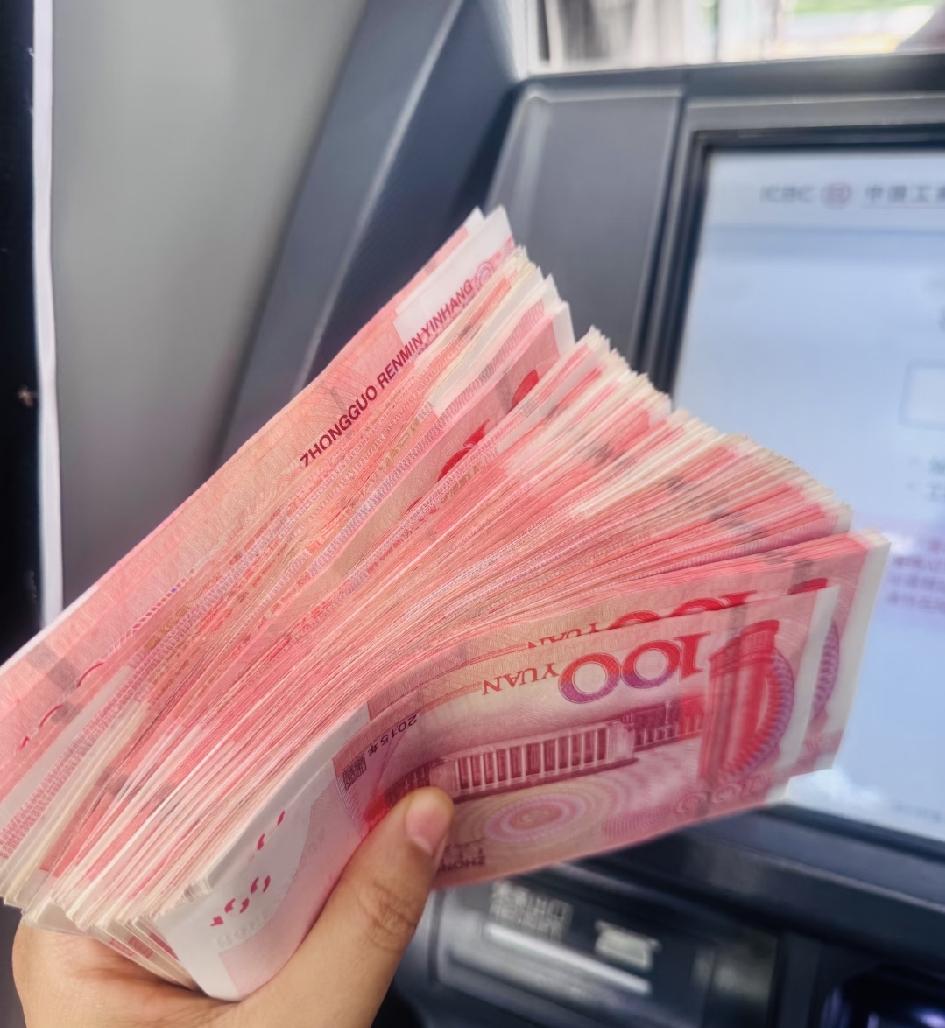 假如你现在有十万存款，你敢拿出来创业吗？
今天和同事聊到这个话题，我说我不敢，我
