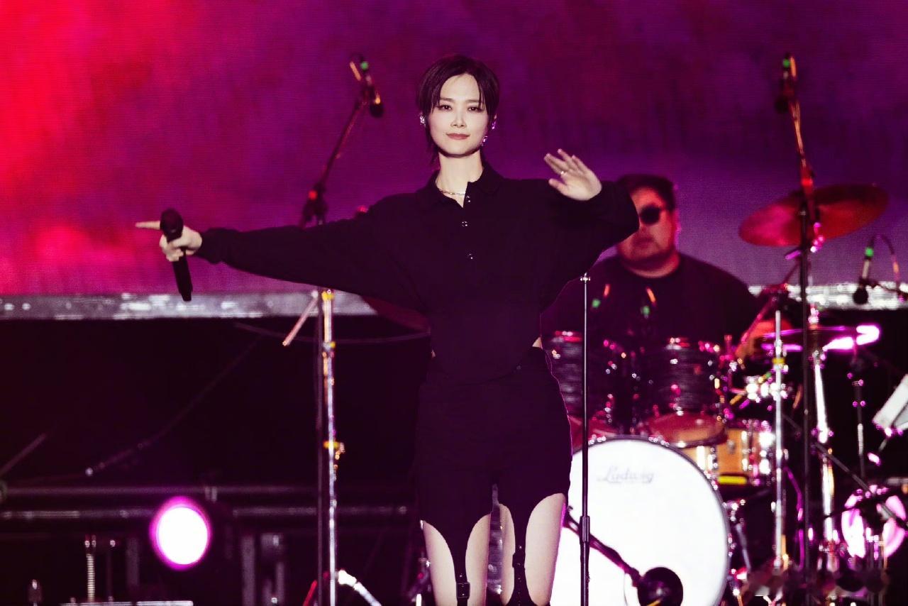 #张信哲李宇春齐聚常州#这阵容简直是太惊喜了，奇迹音乐节果然处处充满奇迹呀！，9