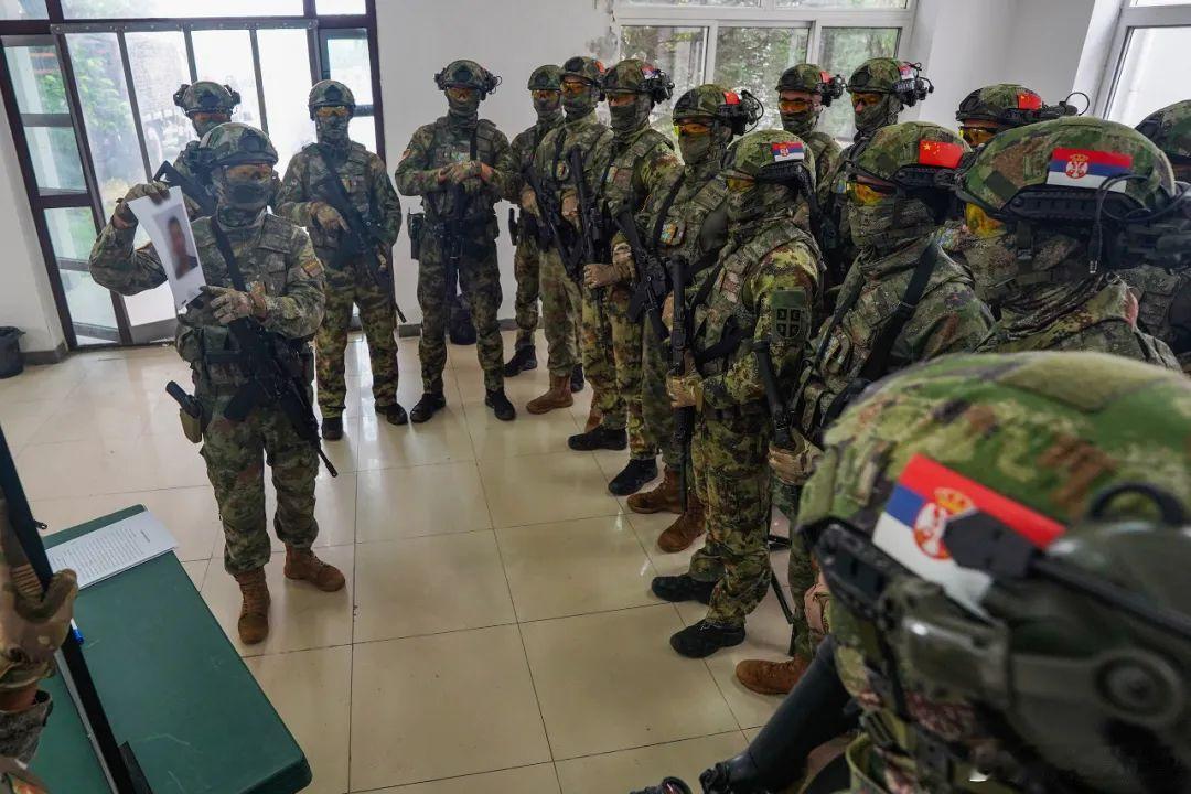 中国塞尔维亚联合军演单兵装备越来越好！也越来越有型！陆军老大哥热点观点烽火问鼎计