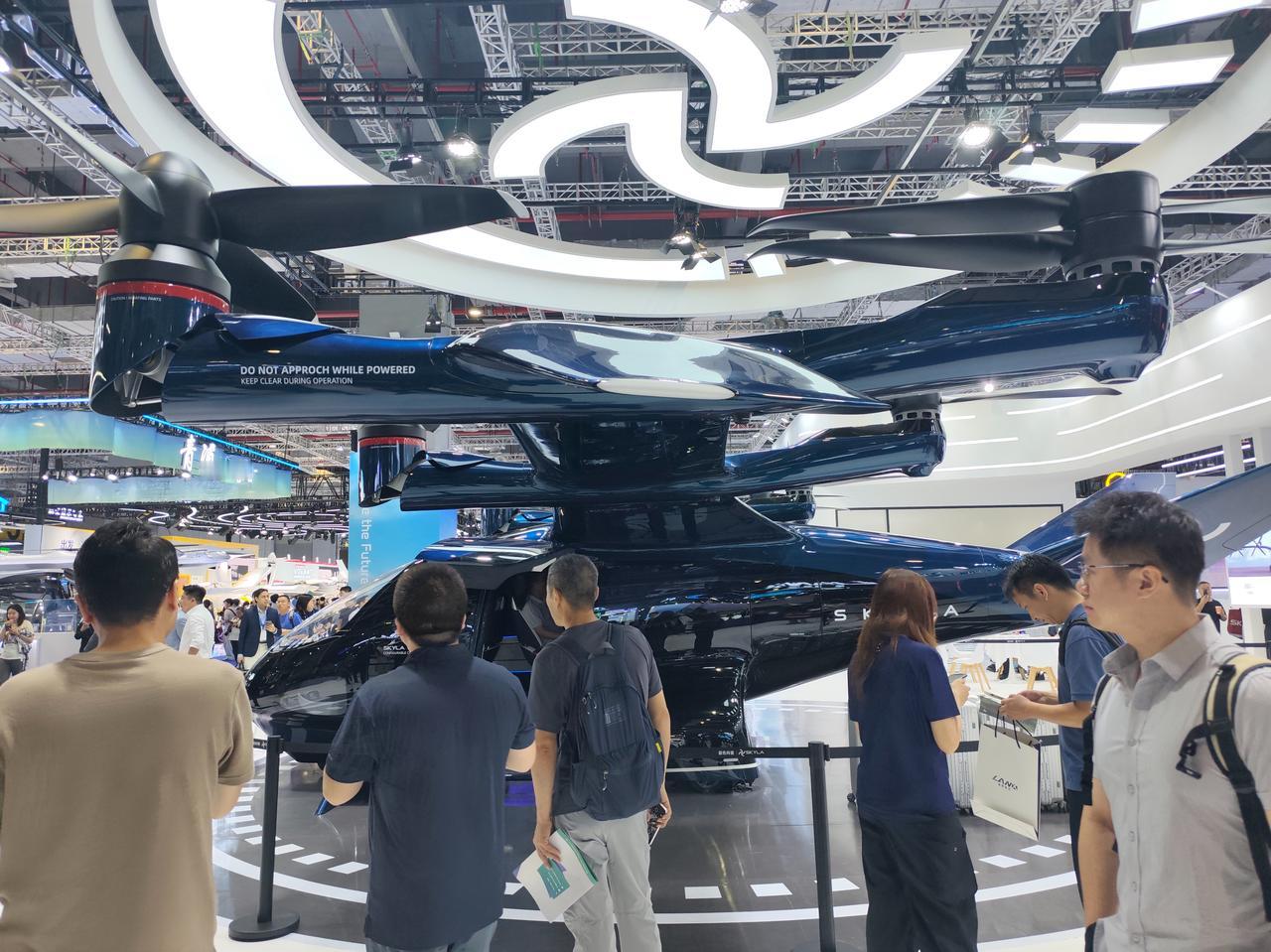 2026上海低空经济博览会上，蓝色向量首次发布SKYLA V30 eVTOL。这
