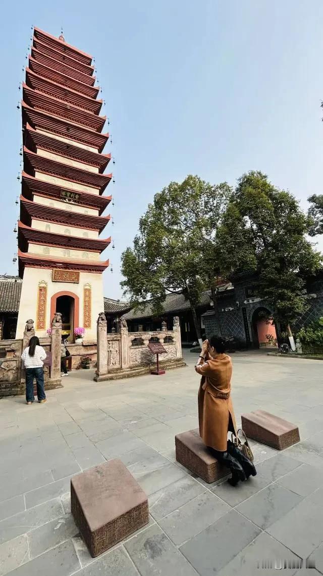 中国的比萨斜塔
徐悲鸿的画，
不虚此行