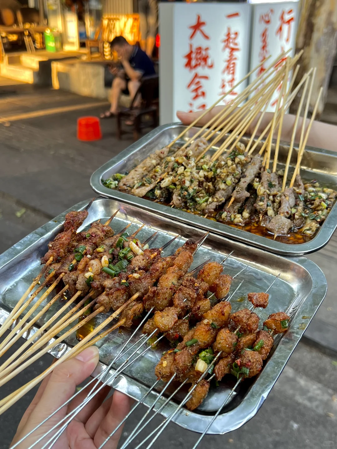 就是这里👆本地人带路岳阳烧烤的老味道。。。 幸好在岳阳有朋友，不然还...