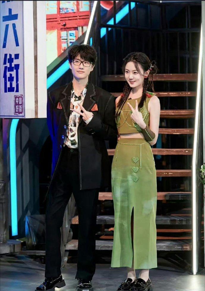 如果领证的事情是真的 真的要恭喜加祝福啦 男方才华没的说 女方主持功底也很强是很