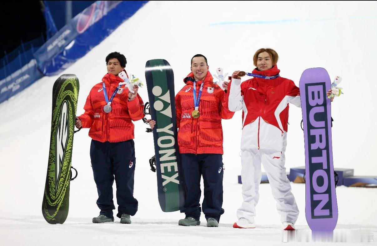 苏翊鸣说判罚完全公平面对外界的议论，苏翊鸣一句“判罚完全公平”，尽显格局与坦荡。