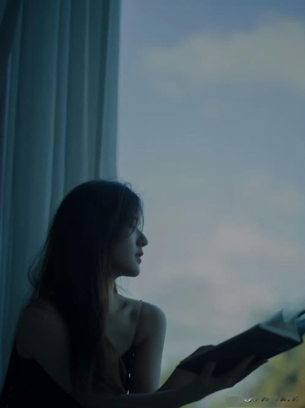 女人动起感情来特别可爱。
那是她们一生最动人的时刻！
上大学四年，我只有几个小时