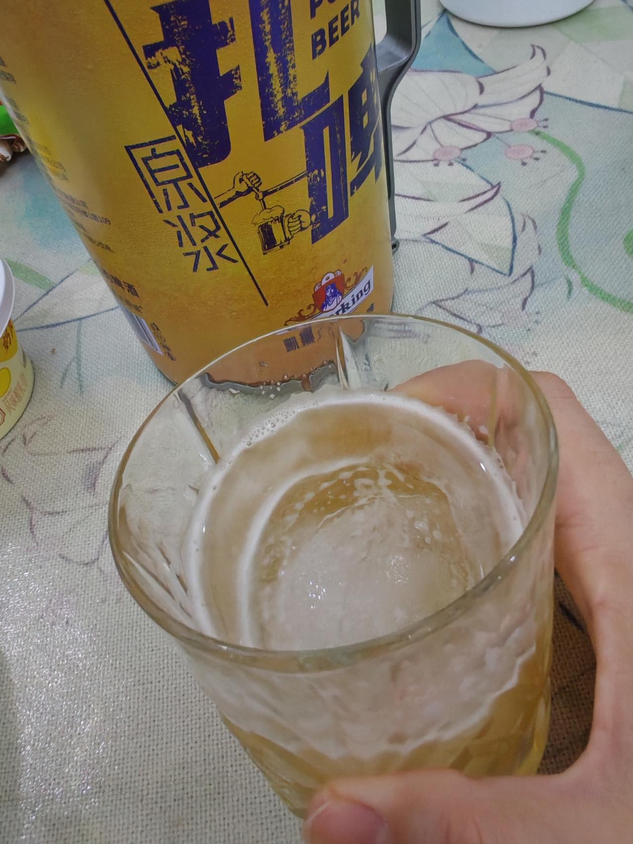 不开心到 用酒麻醉自己