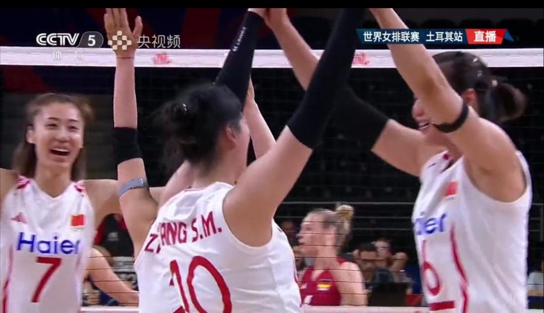 VNL女排世联赛中国女排安卡拉站开门红！四连胜！


中国女排3：2胜德国女排！