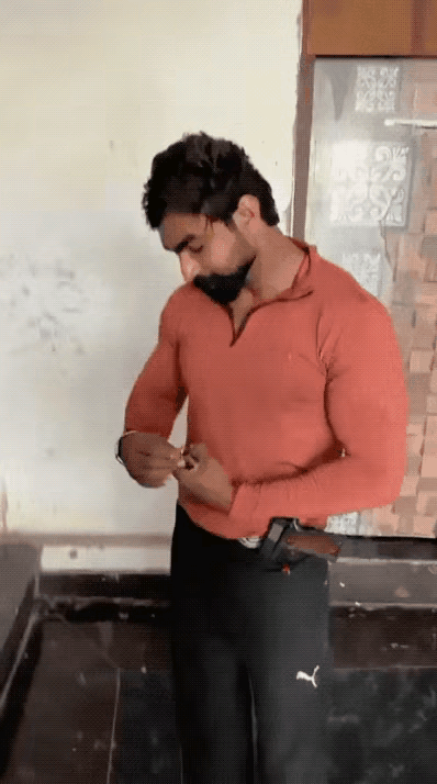 为了流量真的连命都不要了！3月16日，印度新德里发生一起让人头皮发麻的悲剧。一名