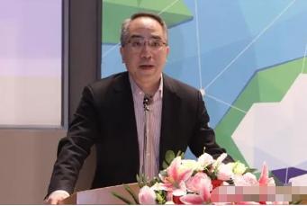 新加坡前国会议员吴俊刚今日发文写道：“上个月以来，‘印加坡’这个中文新名词突然在