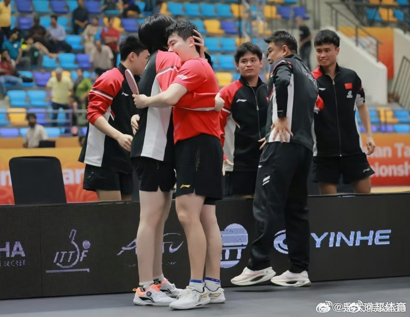 梁靖崑vs奥恰洛夫梁靖崑2-3奥恰洛夫 生死战惜败！37岁老将逆转晋级澳门世界杯