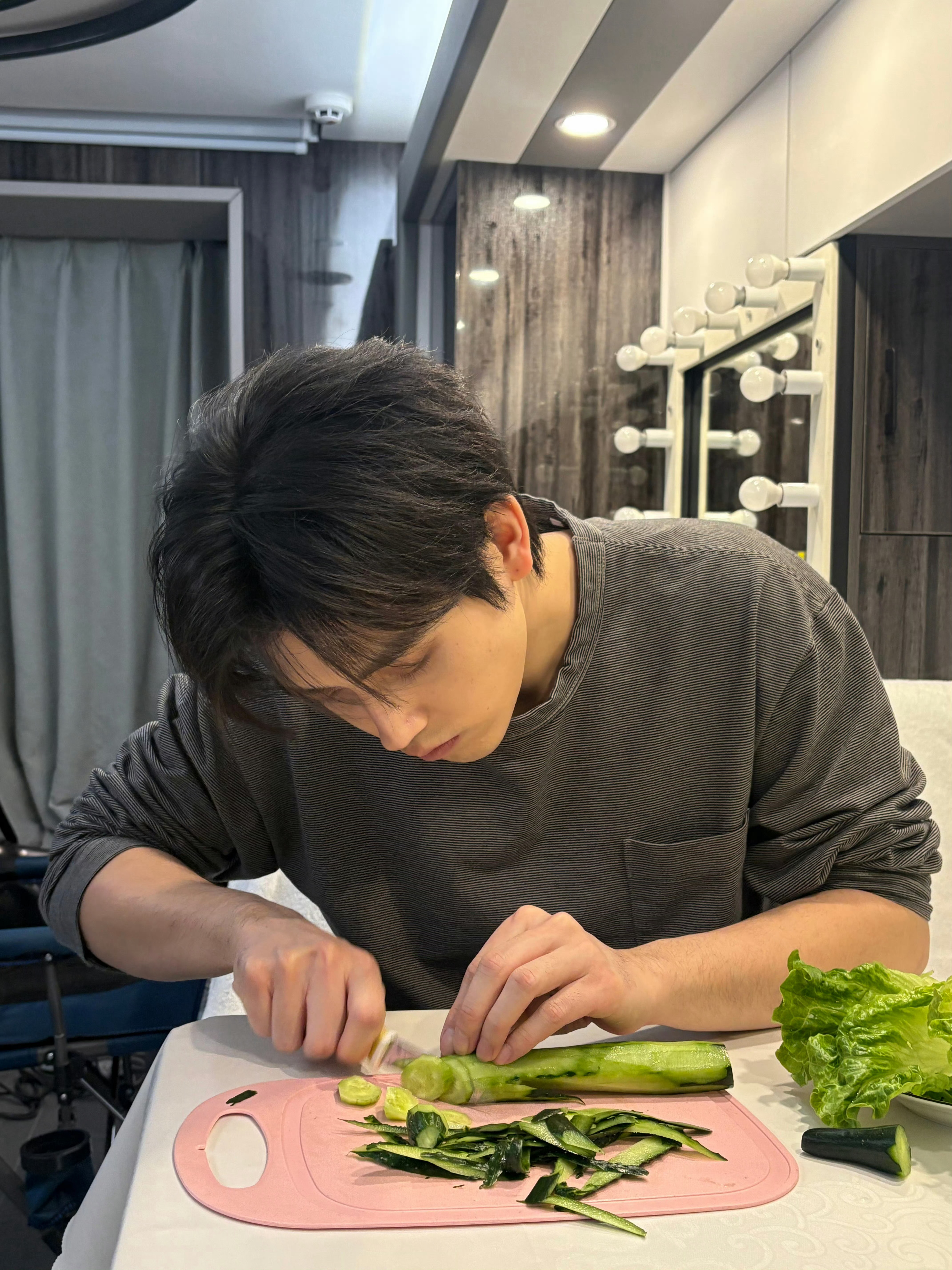 陈飞宇生日月正式开启陈飞宇四月的第一天陈飞宇四月的第一天，生日月正式开启，好耶 