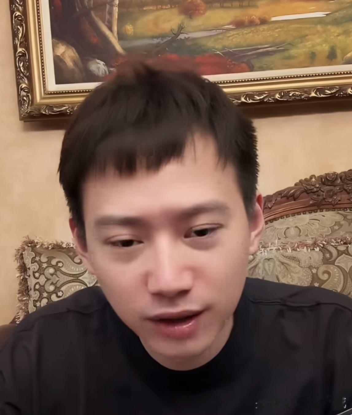 周雨说，解说做得再好，也未必适合当国乒教练。
国家队教练特别能熬、特别能吃苦，很