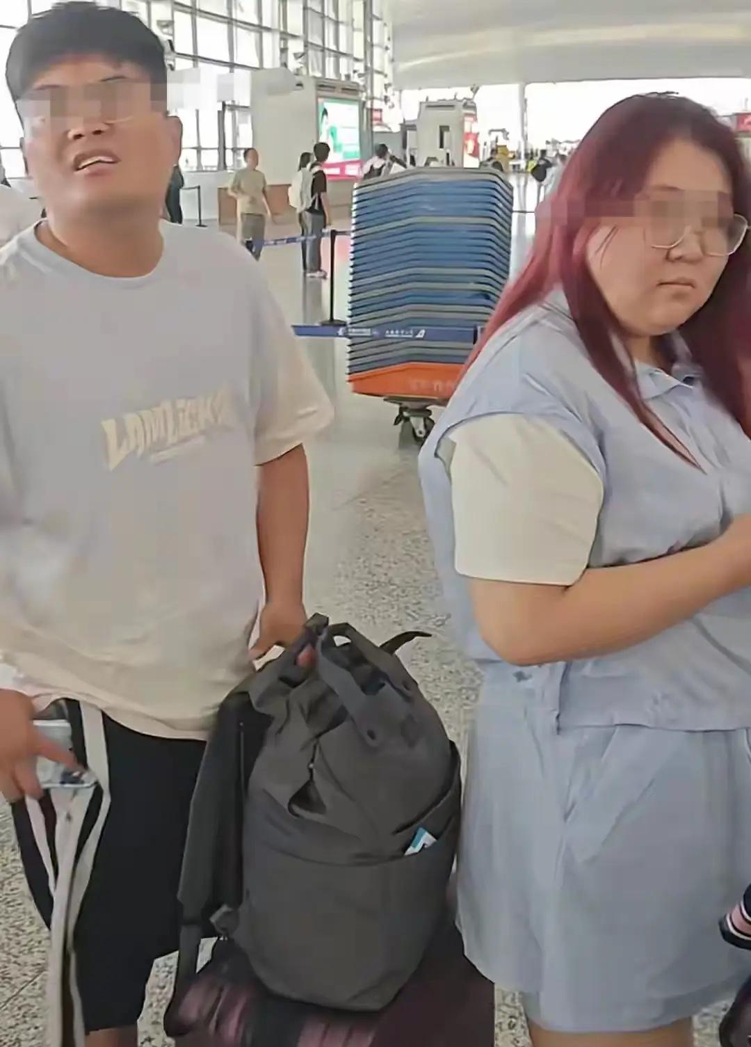 这个替公公打人的胖女人火了，看她的样子就是不好惹，被打的戴先生感叹，真的是有妻如