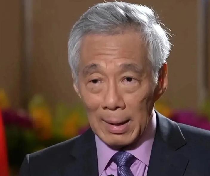 【李显龙害怕什么？】
 
看到美国对委内瑞拉的军事干预，李显龙的表态藏着小国的恐