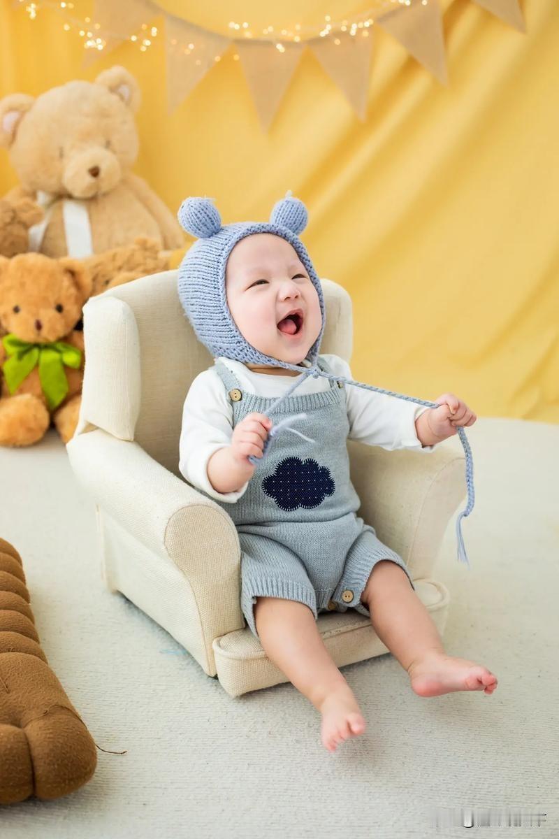 “哭声免疫法”误导了多少家长？
所谓的“哭声免疫法”就是孩子哭了别管，哭闹哭的撕