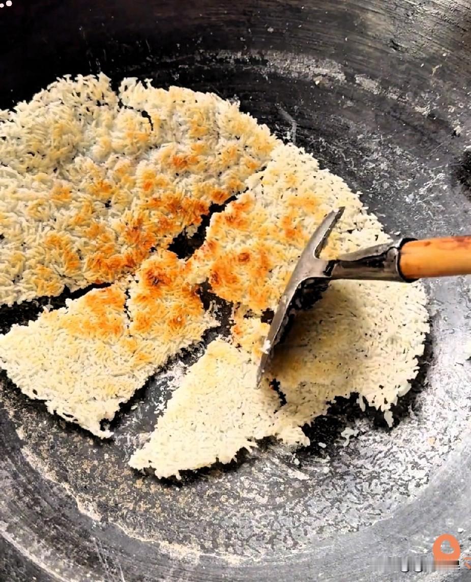你喜欢吃柴火灶做的食物吗?
我家在农村，一年四季都吃柴火饭，现在去外省了，很怀念