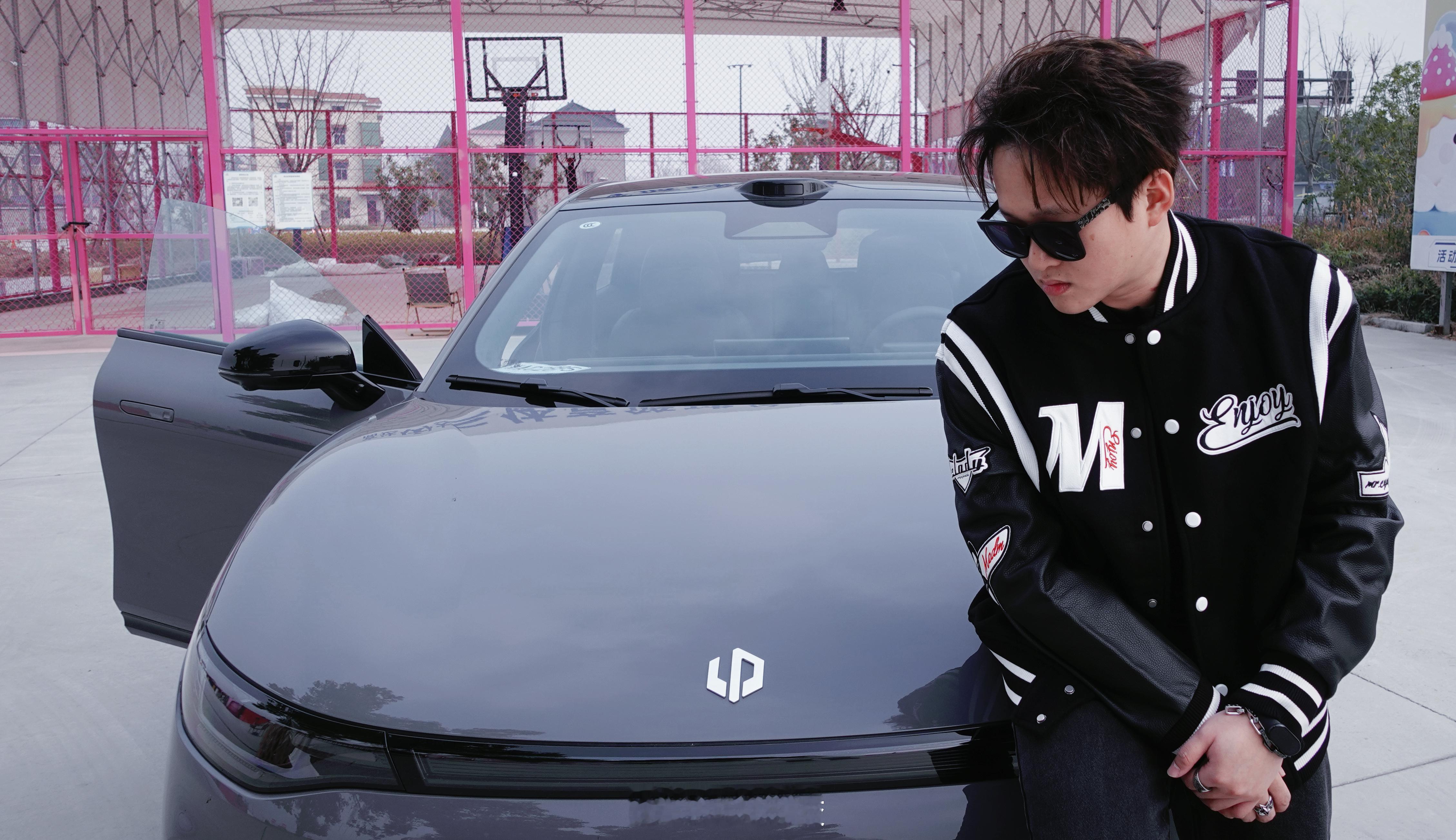 零跑Lafa5 ｜ 重返18装嫩罪过罪过…