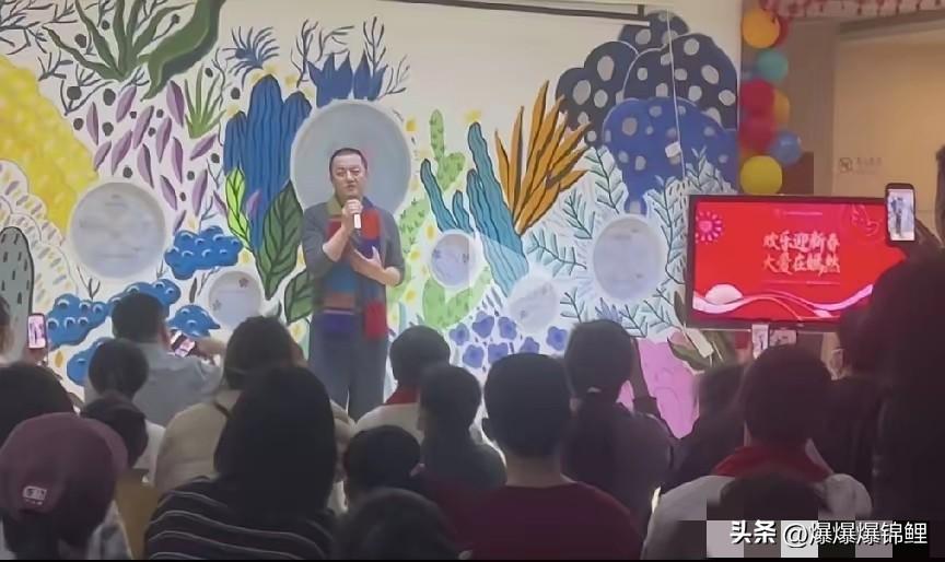 李亚鹏在医院年会上的一番话，听得人心里五味杂陈。

曾经那个风光的大明星站在台上