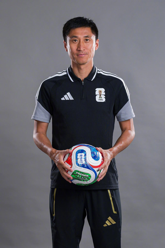 【马宁将担任英格兰比赛第四官员，周飞担任候补助理裁判】FIFA官方公布世界杯小组