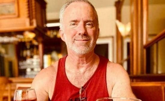 美63岁男子照片被盗数百女性被骗 成恋爱杀猪盘男主
63岁瑜伽教练照片成婚恋诈骗