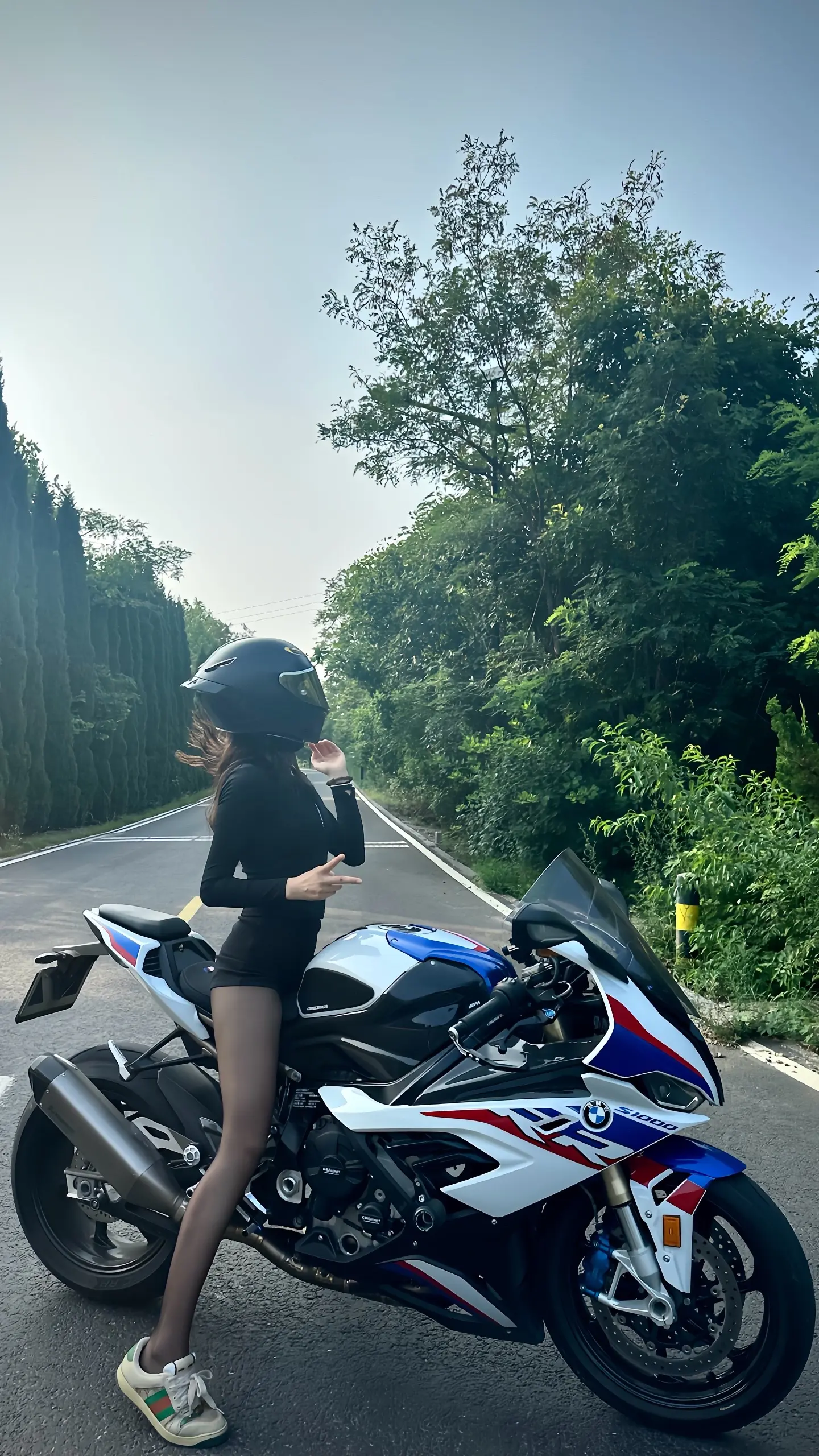 很内向 打车都是让司机先走