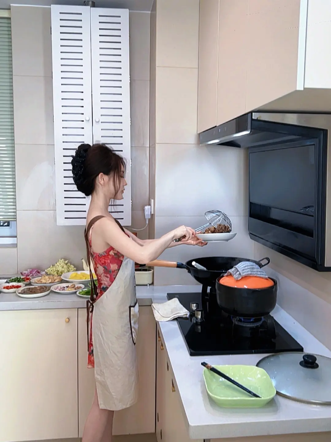 三餐四季，人间烟火。看似平淡，却也欢喜；幸福，是在一起吃很多顿饭