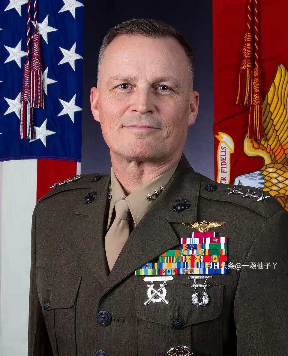 美国海军陆战队预备役部队的三星中将伦纳德·安德森，最近发出一封堪称全网刷屏的公开