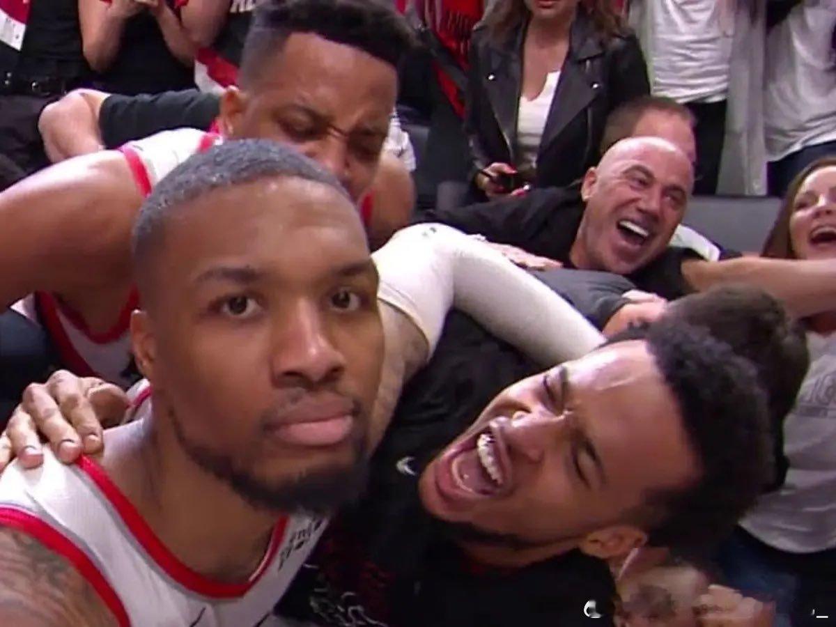 达米安·利拉德表示，开拓者队目前的阵容正是他一直期待的，他承诺会带来比他巅峰时期