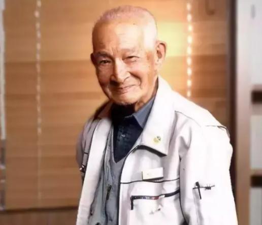 “如果中国的沙漠不变绿，我就从日本最高的楼上跳下去！”1990年，83岁日本老人