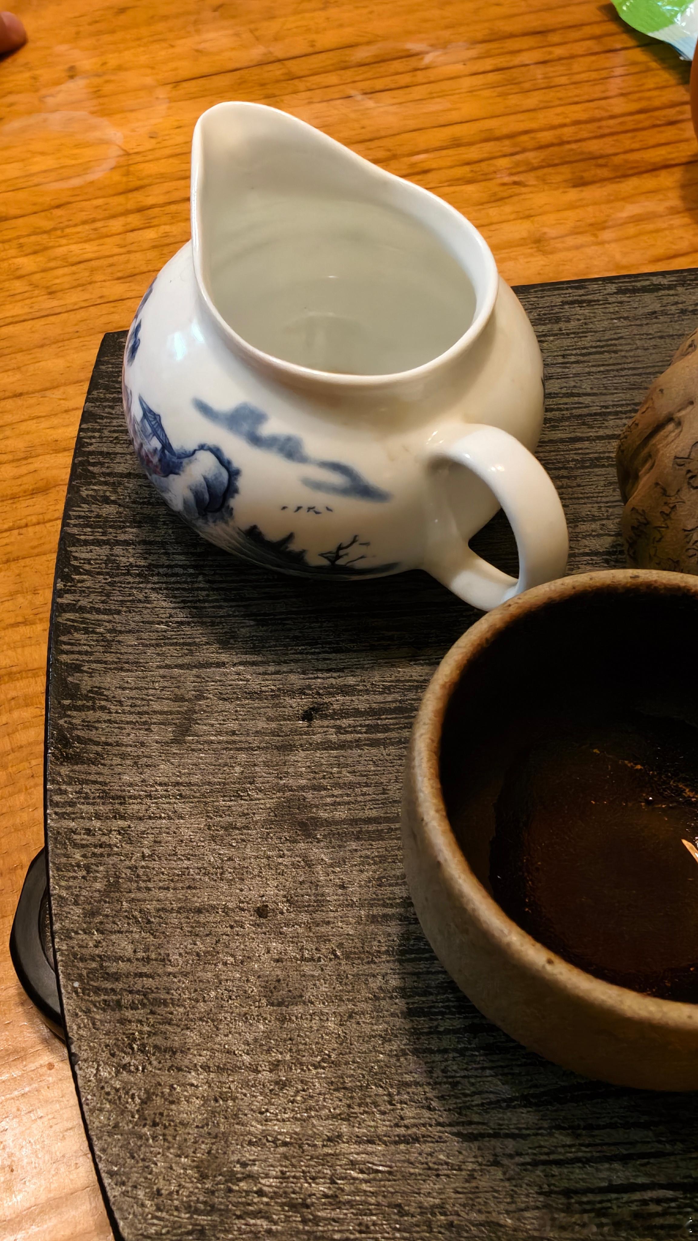 文清堂易学文化生活就是把握当下的平平常常，保持觉知觉醒快中秋了，小刘送了点东西，