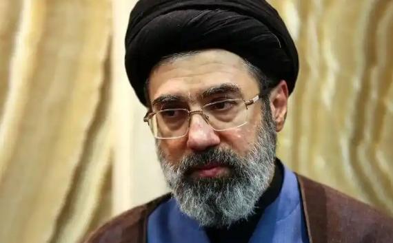 伊朗最高领袖彻底“隐身”，不拍照不录音，不留任何电子痕迹，因为美以可能从一段视频