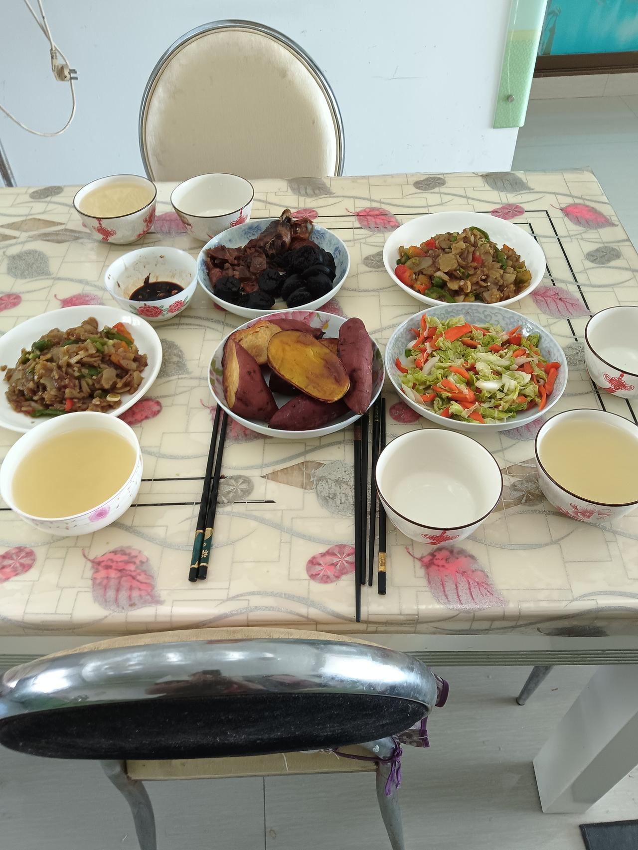 这桌菜看起来好好吃啊！今天这席吃的 今晚有了这个菜