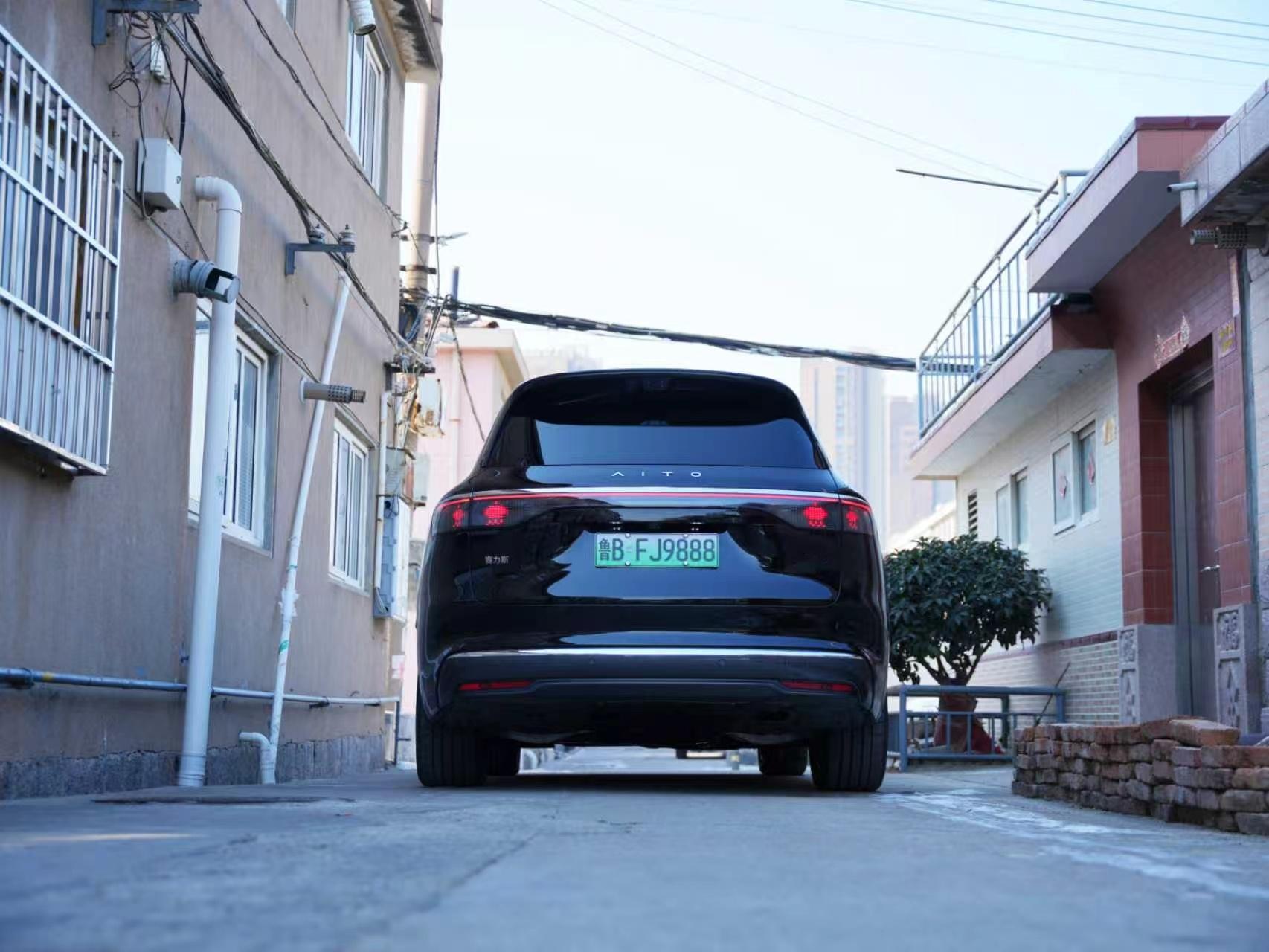 春节越近，回家的心就越急切。今年打算开着问界M8回老家，这几天开着M8筹备年货的