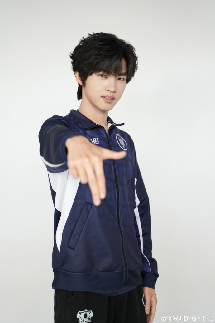 钎城很幸运我能走到今天钎城努力打好每一场比赛钎城努力打好每一场比赛！！王者荣耀钎