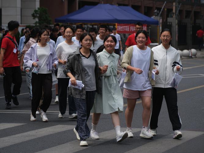 2026年的浙江中考语文题目比较灵活，跟24年和25年相比难度增加，25年的试卷