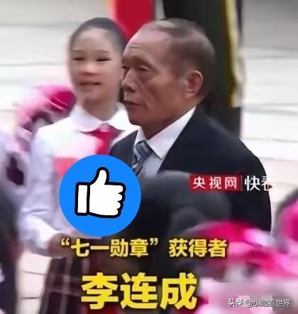 一个村支书，被人当面打出了血，爬起来抹了把脸问了句：你为啥打我？这句话最戳人的地