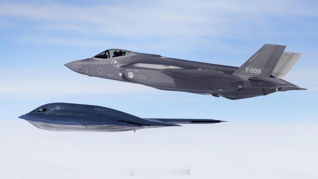 烽火问鼎计划 英国皇家空军的F-35护航美军B-2轰炸机 ​​​