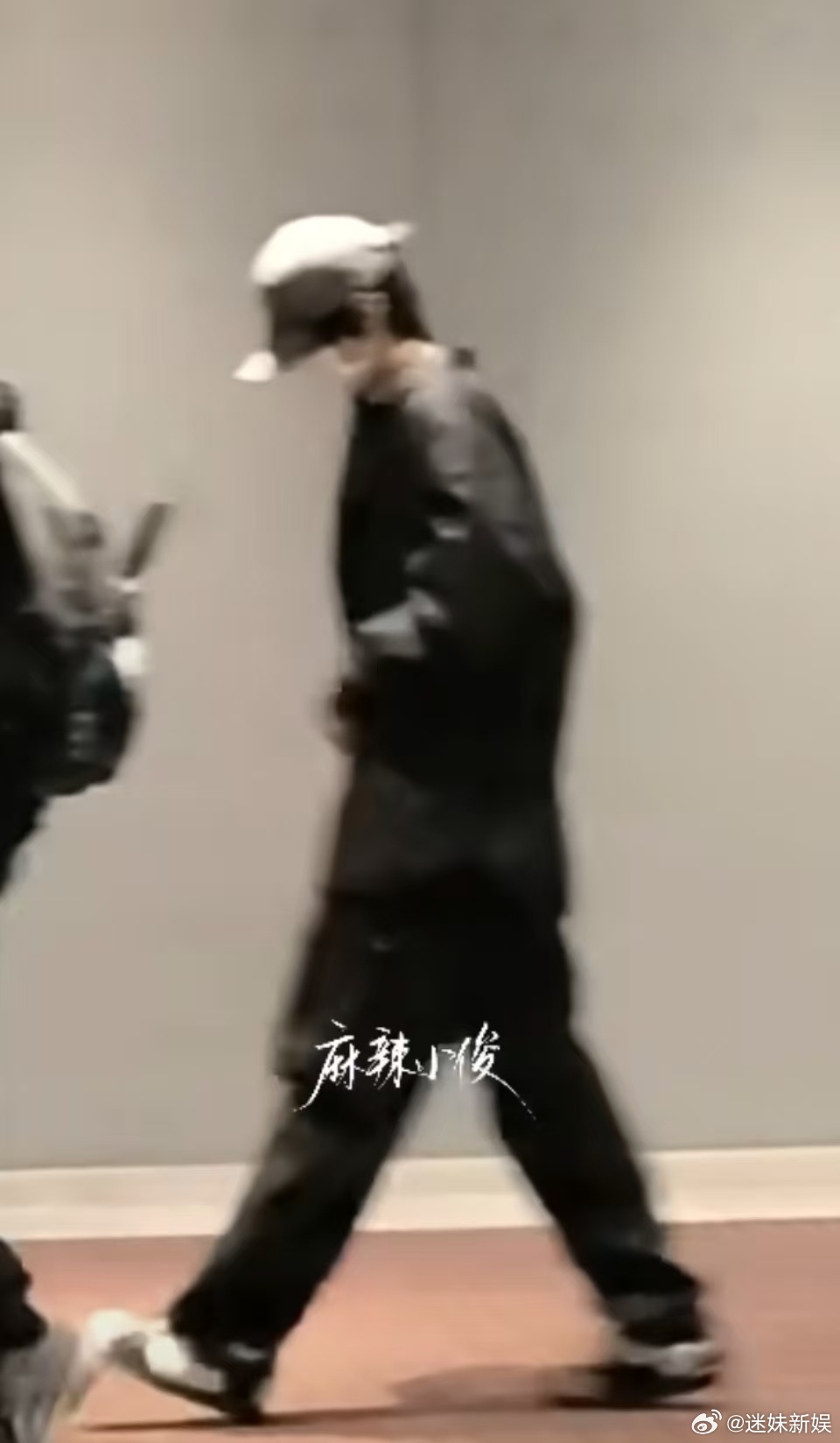 王俊凯出发丽江路透王俊凯北京出发丽江路透王俊凯出发丽江路透，直播见，行 ​​​