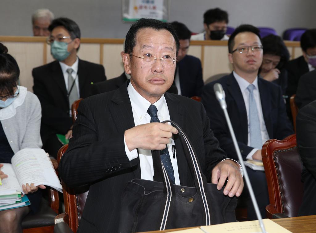 “台独防长”顾立雄一上任就玩现了！本想给台军立规矩，给自己立立威，不料却恰恰暴露
