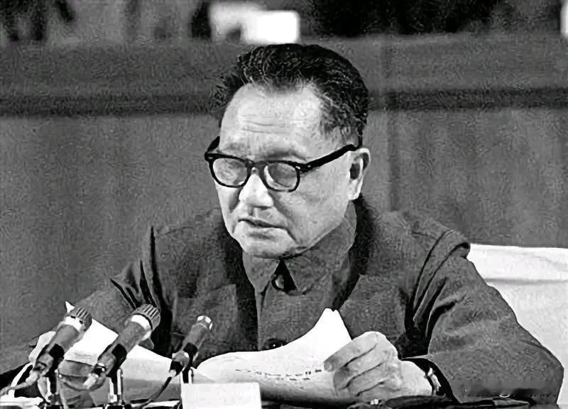 早在1978年，中美还没有正式建交，邓小平就在考虑送留学生去美国学习，彰显了他的