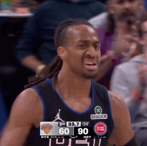 “滚出这里！”
尼克斯队被“丹尼斯-詹金斯”打得落花流水😭
东部前二大战，尼克