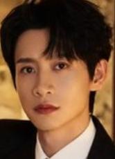 2026年3月28日，魏晨以一身极简黑色西装亮相QQ音乐超级巅峰之夜红毯，40岁